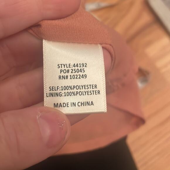 Skies Are Blue smocked split neck line fluttery blouse size medium - Picture 8 of 8